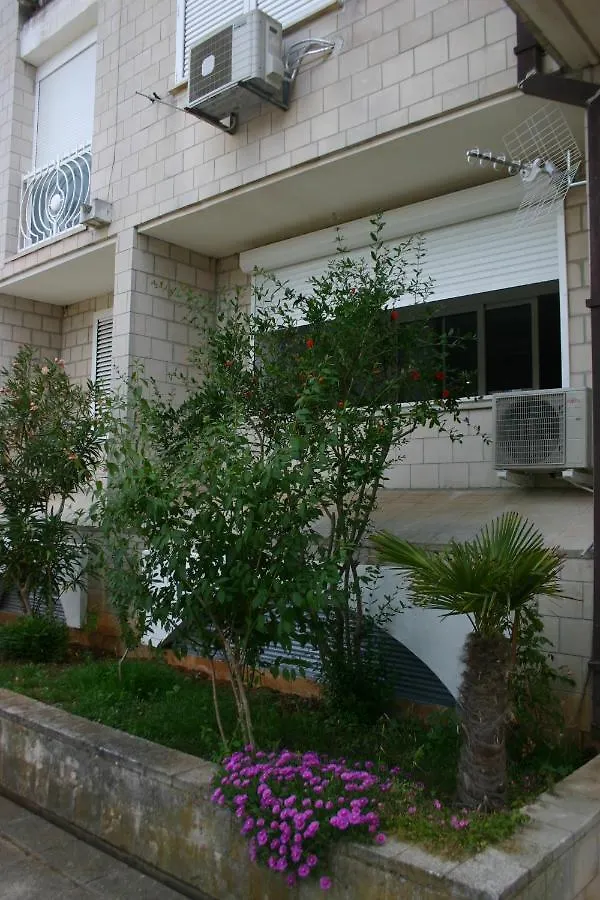 Next Door Apartment Maro & Ivan Njivice Croatia
