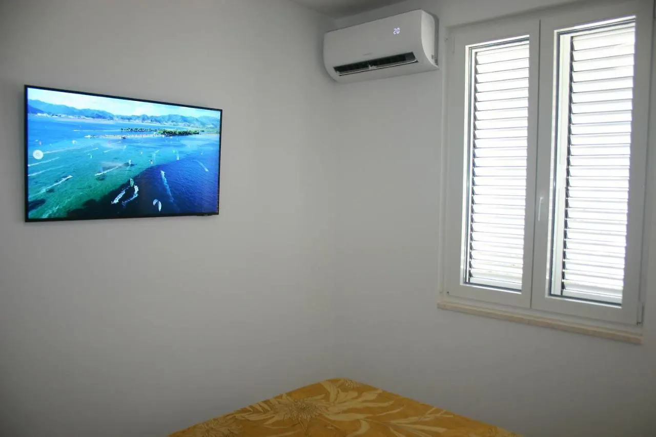 Next Door Apartment Maro & Ivan Njivice Croatia